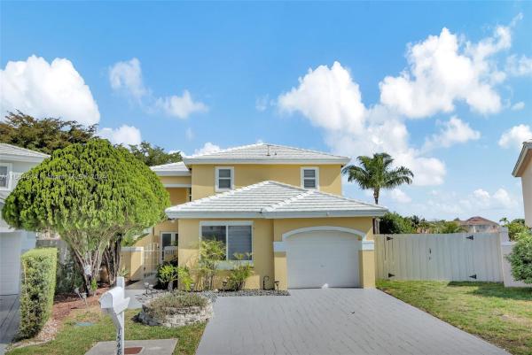 Lancaster & Capri At Lakes Of The Meadow, 15481 SW 47th Ter, Kendall West, Florida 33185, image 1