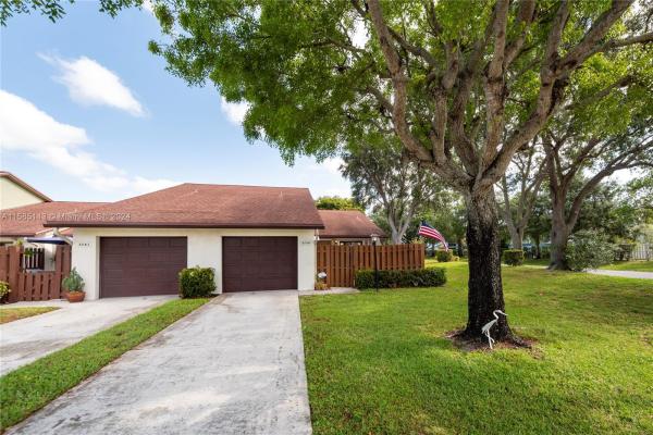 Oakwood Lakes, 3759 Lace Vine Ln, Boynton Beach, Florida 33436, image 1