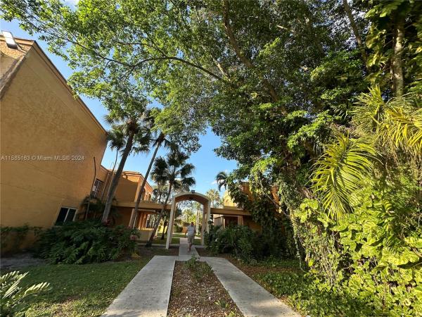Venetian Gardens At Country Club Of Miami, 18101 NW 68th Ave #B210, Hialeah, Florida 33015, image 3