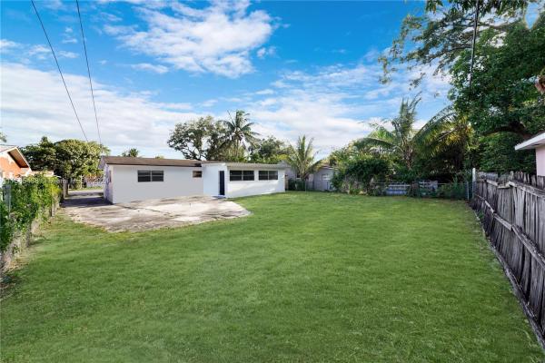 Fulford Highlands, 461 NE 162nd St, Golden Glades, Florida 33162, image 3
