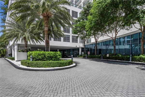 Blue On The Bay, 601 NE 36th St #2606, Miami, Florida 33137, image 2