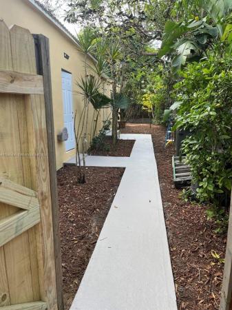 Melville Terrace, 860 NE 123rd St, North Miami, Florida 33161, image 3