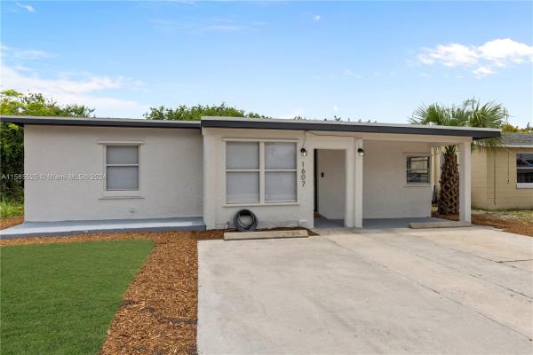 Paradise Park, 1607 Valencia Ave, Fort Pierce, Florida 34946, image 1