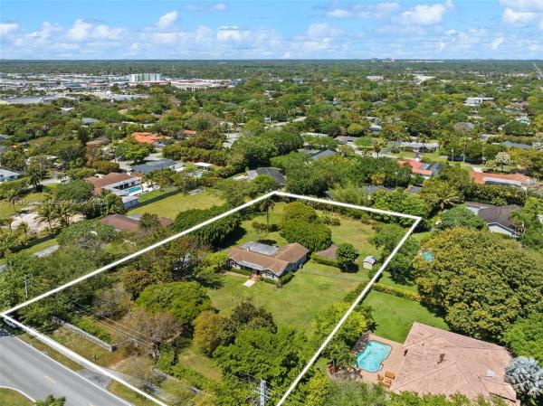 Pinecrest Residential, 8205 SW 136th St, Pinecrest, Florida 33156, image 1