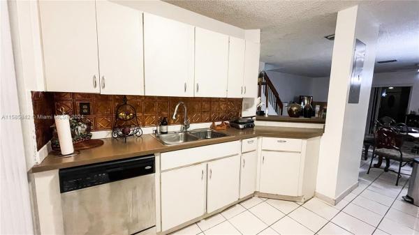 Sunset Harbour, Kendale Lakes, Florida 33183, image 3