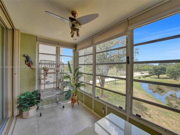 Poinciana Place Of Pine Island Ridge, 9470 Poinciana Pl #307, Davie, Florida 33324, image 3