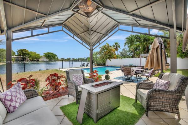 Lakewood East, 4975 NW 6th St, Coconut Creek, Florida 33063, image 1