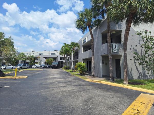 Park East, 200 NW 87th Ave #J110, Fountainebleau, Florida 33172, image 3