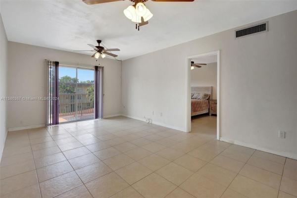 Dadeland Park, 7505 SW 82nd St #311, Glenvar Heights, Florida 33143, image 3