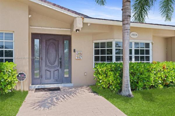 Bel Aire, 19210 Bel Aire Dr, Cutler Bay, Florida 33157, image 3
