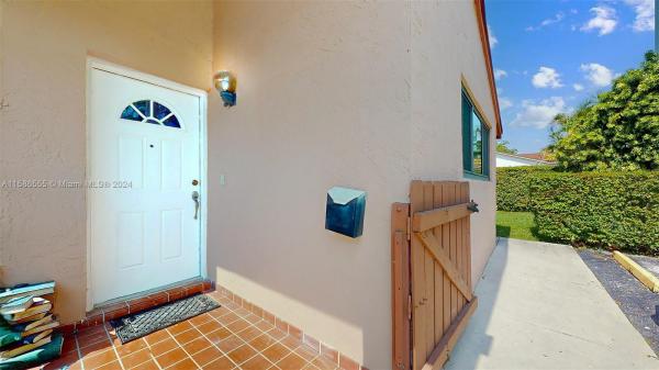 Laro Galloway Villas, 1030 SW 87th Ave #A-10, Westchester, Florida 33174, image 2