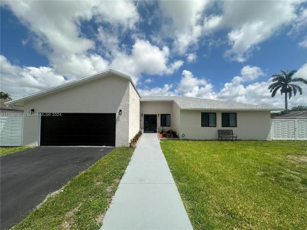 Cantisano, 10501 SW 166th St, Palmetto Estates, Florida 33157, image 2