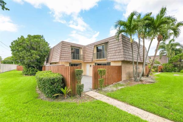 Springdale, 834 Springdale Cir, Palm Springs, Florida 33461, image 1