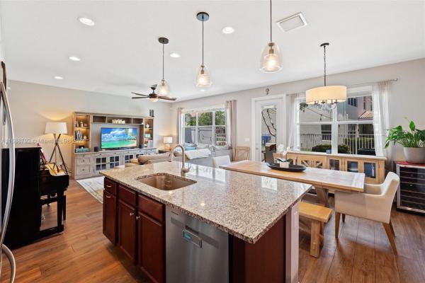 Parkview At Hillcrest, 915 Banyan Dr, Hollywood, Florida 33021, image 1