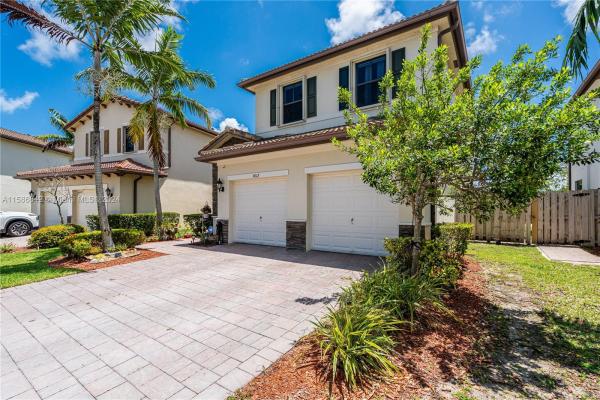 The Tides At Isles Of Bayshore, 9012 SW 227th Ln, Cutler Bay, Florida 33190, image 2