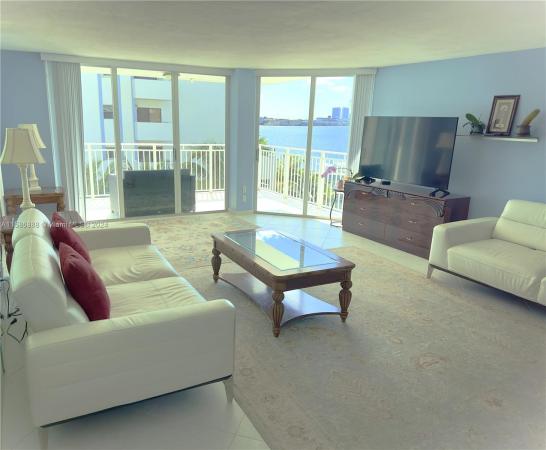 Le Montcalm, 18000 SW N Bay Rd #301, Sunny Isles Beach, Florida 33160, image 3