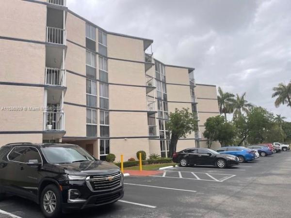 Las Brisas Country Club Of Miami, 7035 NW 186th St #D309, Country Club, Florida 33015, image 1