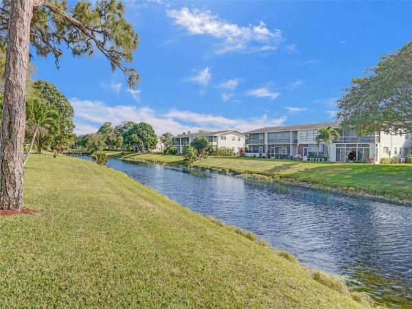 Lyndhurst, 34 Lyndhurst B #34, Deerfield Beach, Florida 33442, image 1