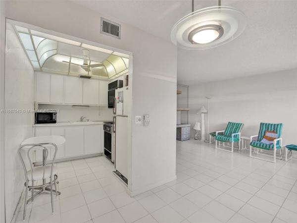 Lyndhurst, 34 Lyndhurst B, Deerfield Beach, Florida 33442, image 2