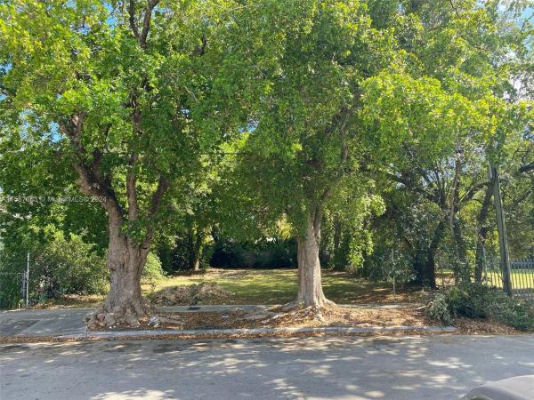 Allendale, 424 NW 43rd St, Miami, Florida 33127, image 1
