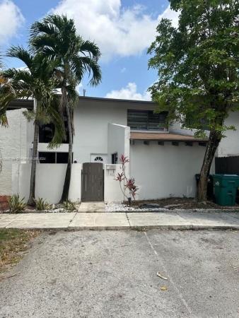 Snapper Creek Townhouses, 7113 SW 113th Ct, Kendall, Florida 33173, image 1
