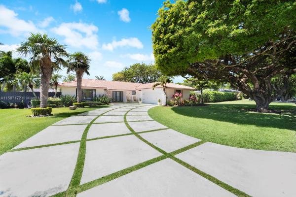Coral Reef Estates, 8822 SW 161st St, Palmetto Bay, Florida 33157, image 1
