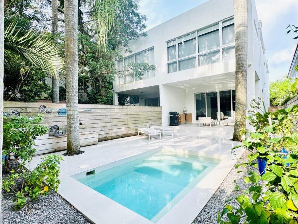 2977 Bridgeport Ave, 2975 Bridgeport Ave, Miami, Florida 33133, image 3