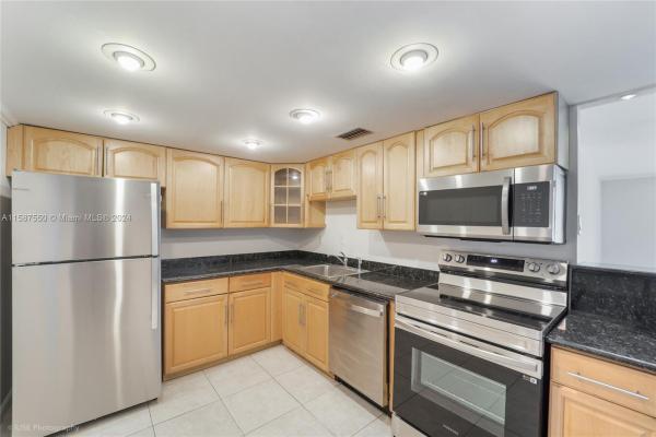 Bayshore Place, 1420 Brickell Bay Dr #806D, Miami, Florida 33131, image 1