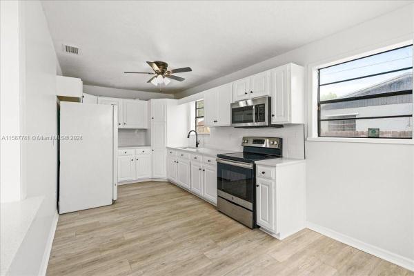 Friedland Manor, 406 SW 7th Ct, Florida City, Florida 33034, image 1