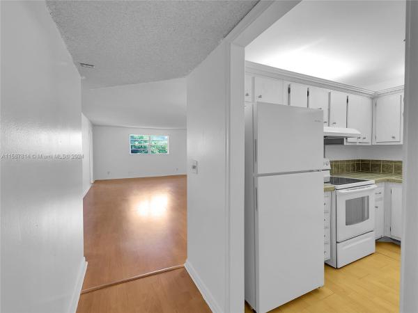 Boca Club, 22605 SW 66th Ave #408, Boca Raton, Florida 33428, image 2