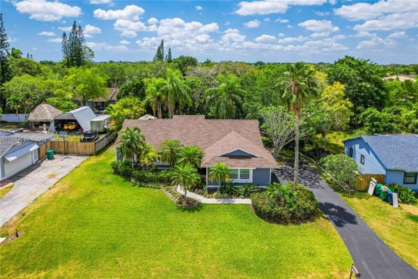Kings Grant East, 15050 SW 152nd Ter, Kendall West, Florida 33187, image 1