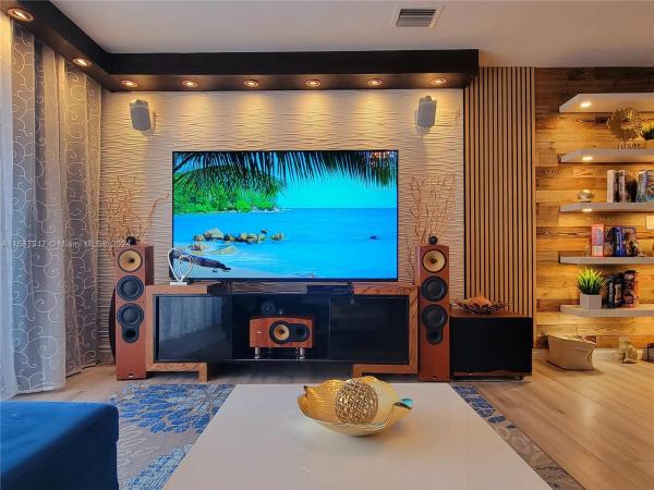 Sterling 56, 4100 N 58th Ave #310, Hollywood, Florida 33021, image 1