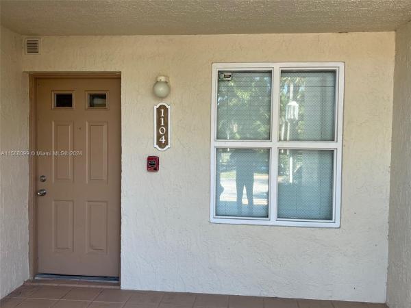 The Sterling Villages Of Palm Beach Lakes, 1104 Glenmoor Dr, West Palm Beach, Florida 33409, image 3