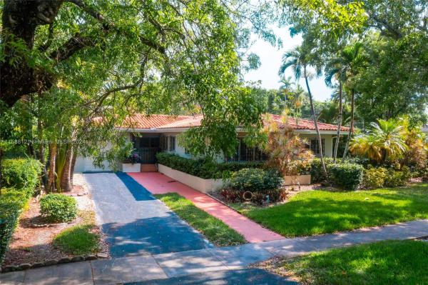Riviera, 1527 Certosa Ave, Coral Gables, Florida 33146, image 2