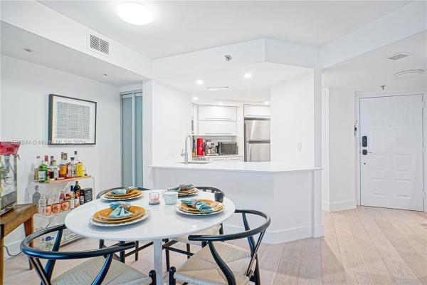 La Rive Gauche, 5880 Collins Ave #603, Miami Beach, Florida 33140, image 3