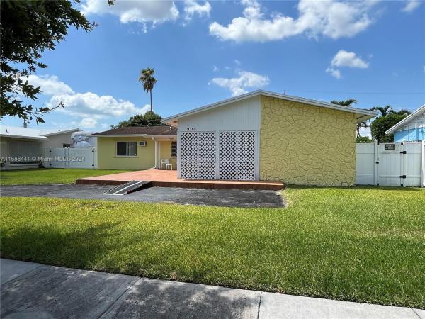 Bel Aire, 9380 SW 190th St, Cutler Bay, Florida 33157, image 1