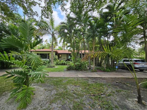 Coral Gables Crafts, 320 San Sebastian Ave, Coral Gables, Florida 33134, image 1