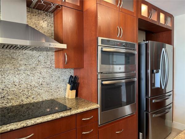 Admiral Towers, 1020 Meridian Ave #810, Miami Beach, Florida 33139, image 3
