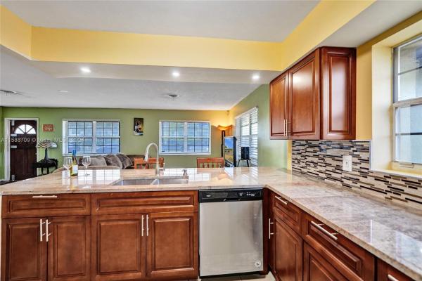 Falcon, 5481 NW 11th St, Lauderhill, Florida 33313, image 2