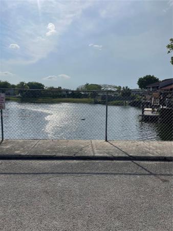 Brisas Del Lago, 2050 SW 122nd Ave #23, Tamiami, Florida 33175, image 1