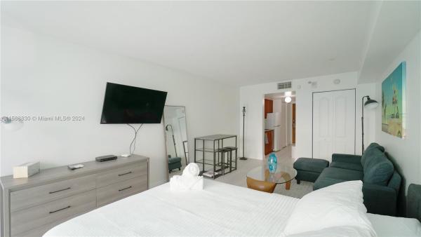 The Club At Brickell Bay, 1200 Brickell Bay Dr #3410, Miami, Florida 33131, image 1
