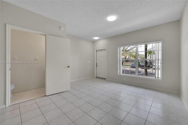 Banyan Oakridge, 3184 SW 50th St, Dania Beach, Florida 33312, image 2