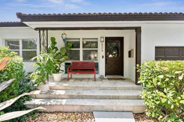 Coral Groves, 434 Mendoza Ave, Coral Gables, Florida 33134, image 2