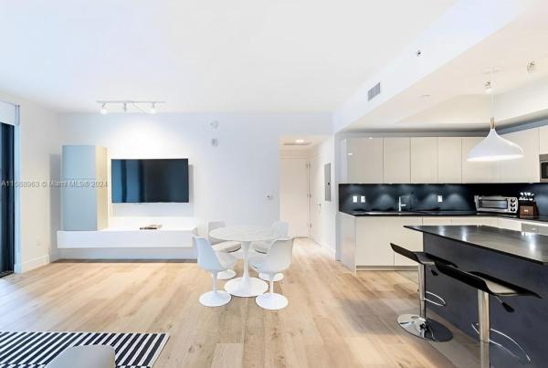 1010 Brickell, 1010 Brickell Ave #1707, Miami, Florida 33131, image 1