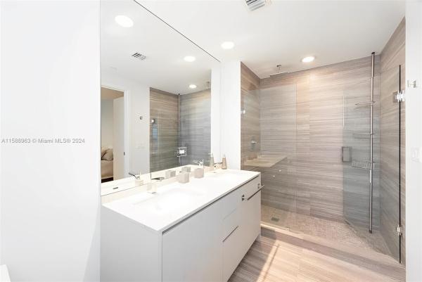 1010 Brickell, 1010 Brickell Ave #1707, Miami, Florida 33131, image 3