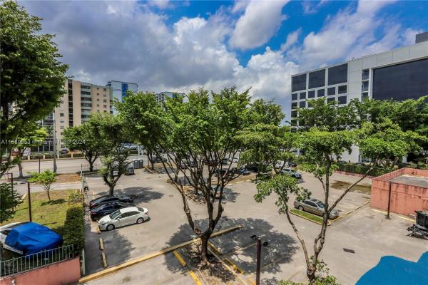5050 Building, 5050 NW 7th St #305, Miami, Florida 33126, image 2