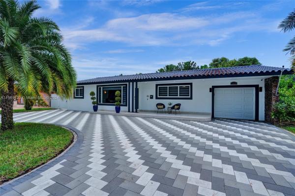 Miami Lakes Residential, 14820 Mahogany Ct, Miami Lakes, Florida 33014, image 1