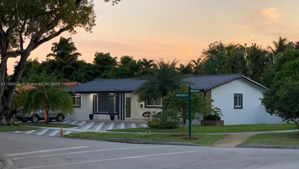 Miami Lakes Residential, 14820 Mahogany Ct, Miami Lakes, Florida 33014, image 3