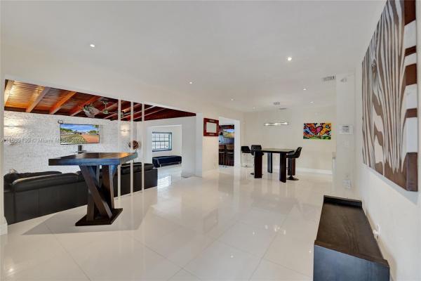 Fulford By The Sea, 1866 NE 177th St, North Miami Beach, Florida 33162, image 2
