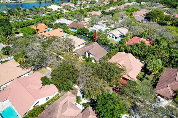 Tequesta At Country Isles, 1068 Twin Branch Ln, Weston, Florida 33326, image 2